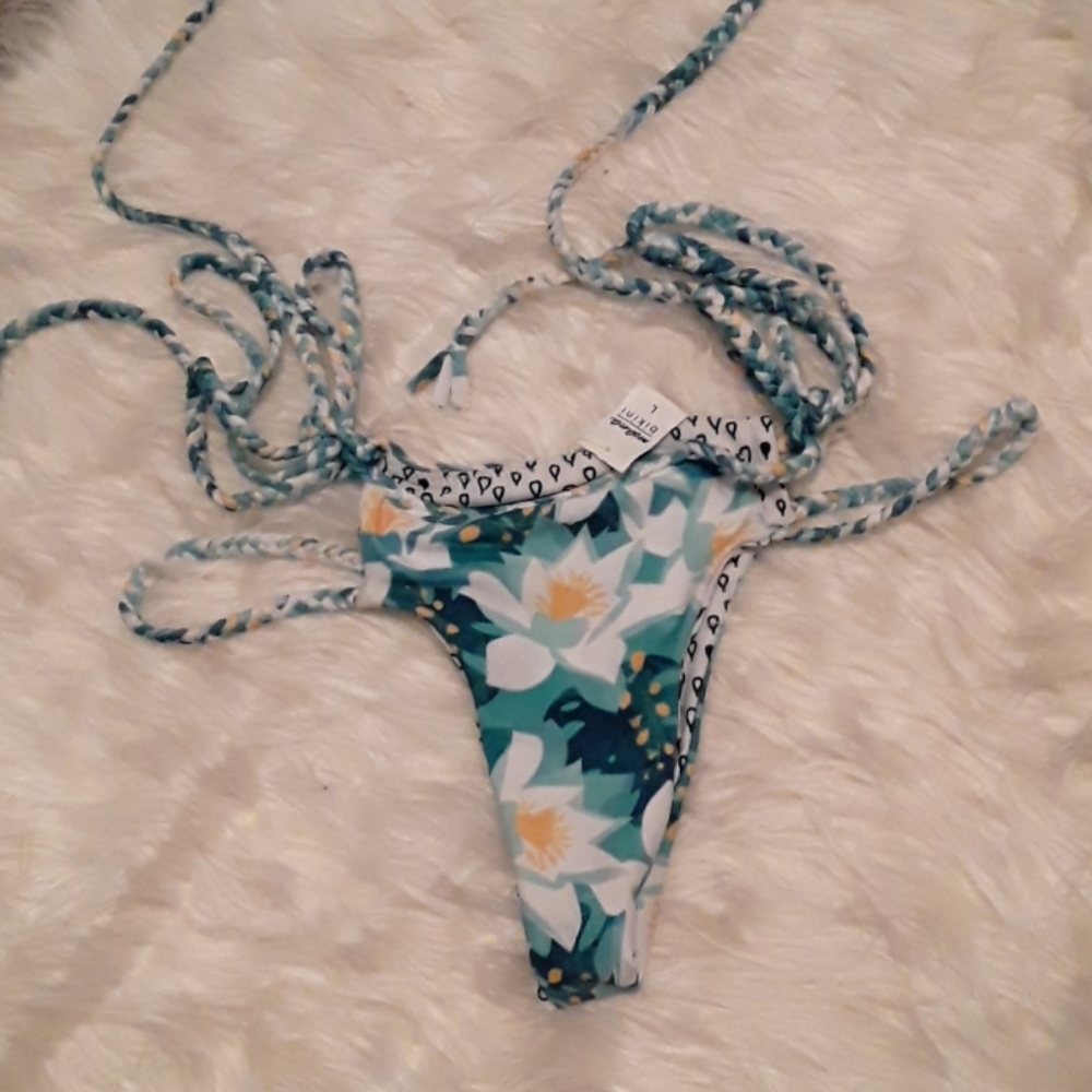NWOT Moana brand bikini bottoms